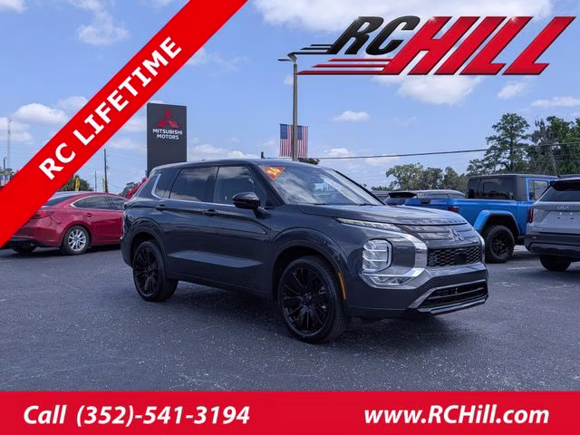 2026 Graphite Gray Mitsubishi Outlander LE FWD SUV