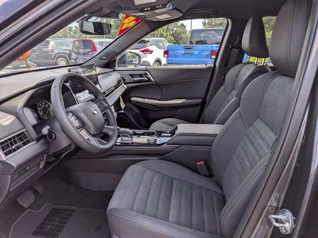 2026 Graphite Gray Mitsubishi Outlander LE FWD SUV