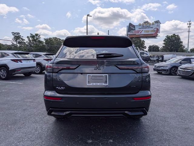 2026 Graphite Gray Mitsubishi Outlander LE FWD SUV