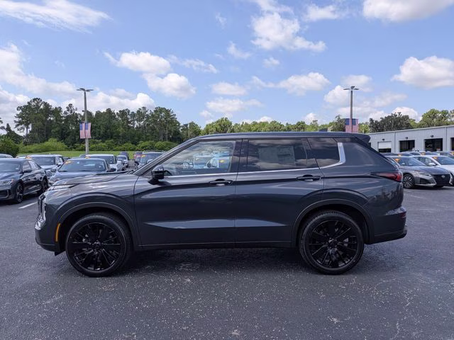 2026 Graphite Gray Mitsubishi Outlander LE FWD SUV