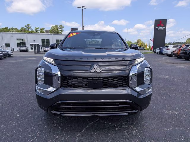 2026 Graphite Gray Mitsubishi Outlander LE FWD SUV