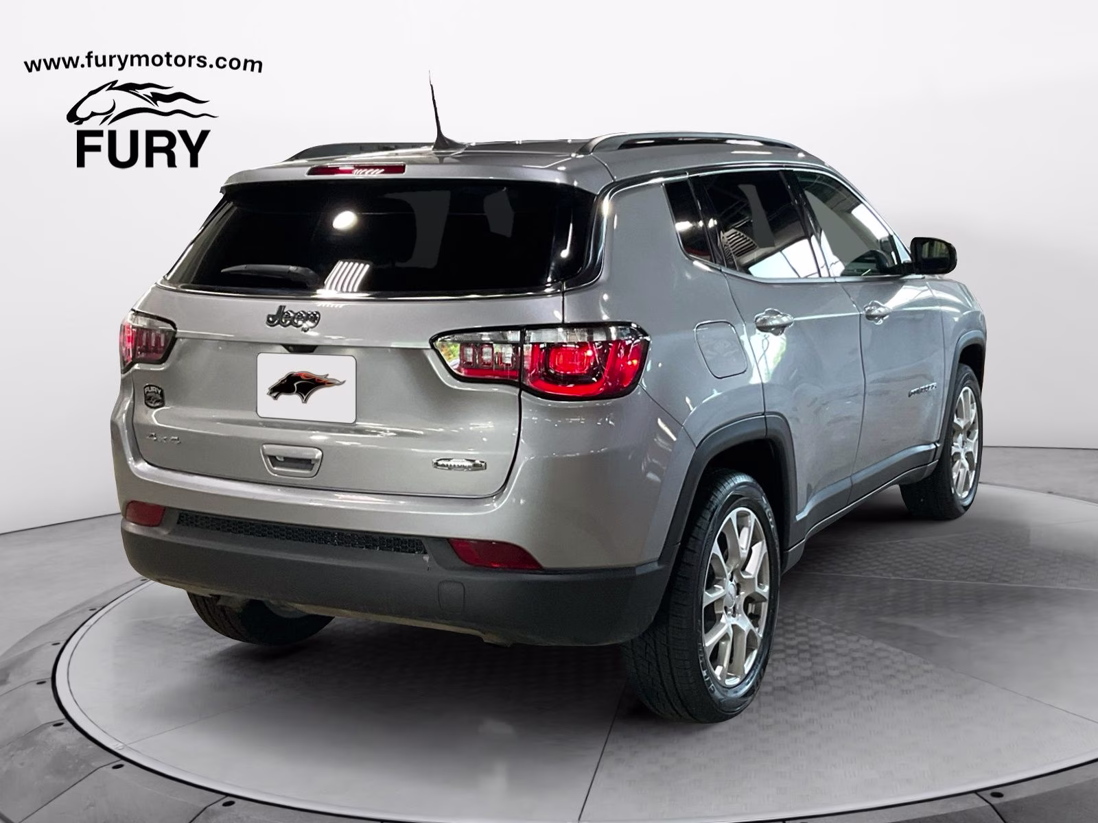 2023 Billet Silver Metallic Clearcoat Jeep Compass Latitude Lux 4X4 SUV