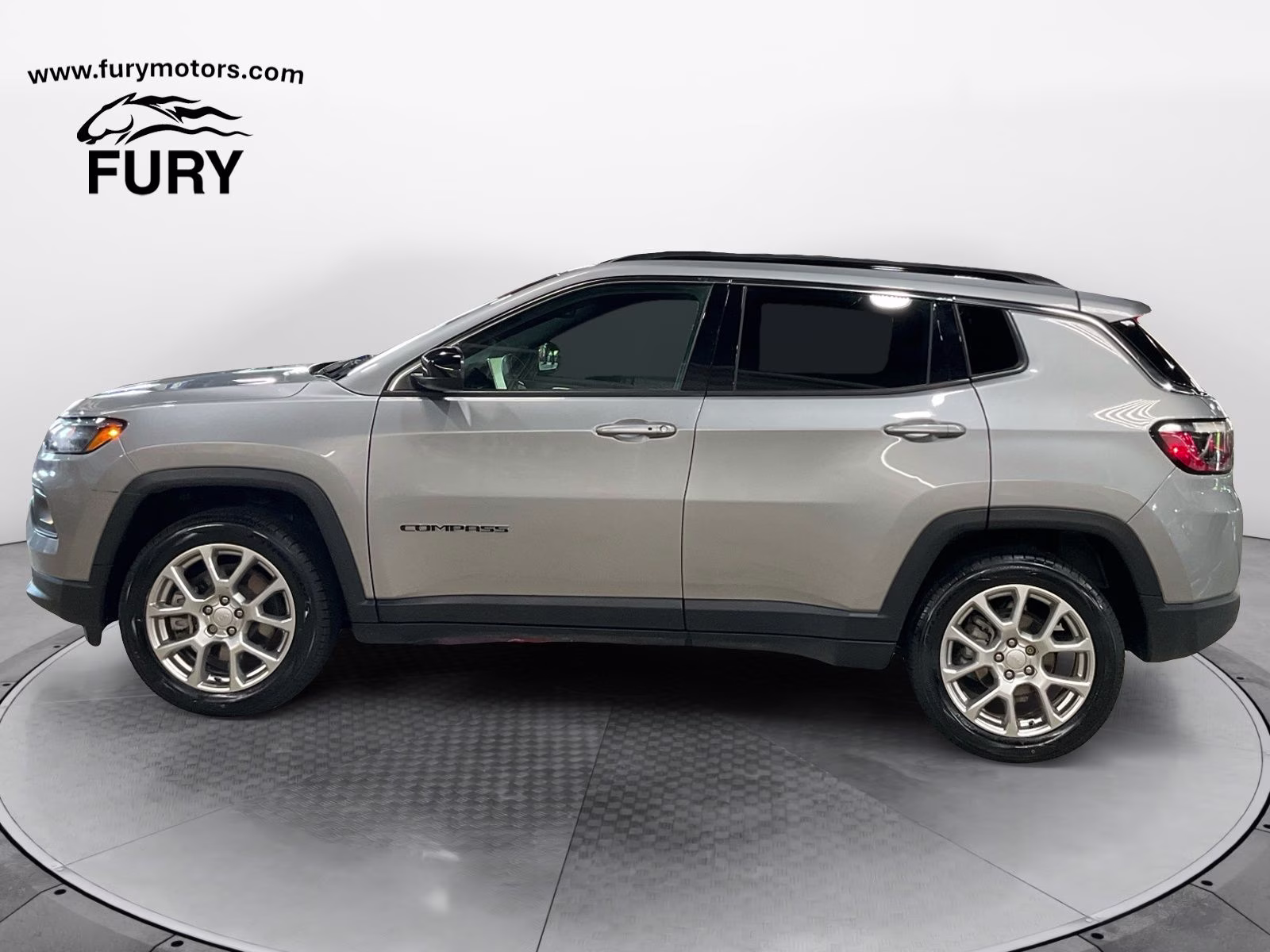 2023 Billet Silver Metallic Clearcoat Jeep Compass Latitude Lux 4X4 SUV
