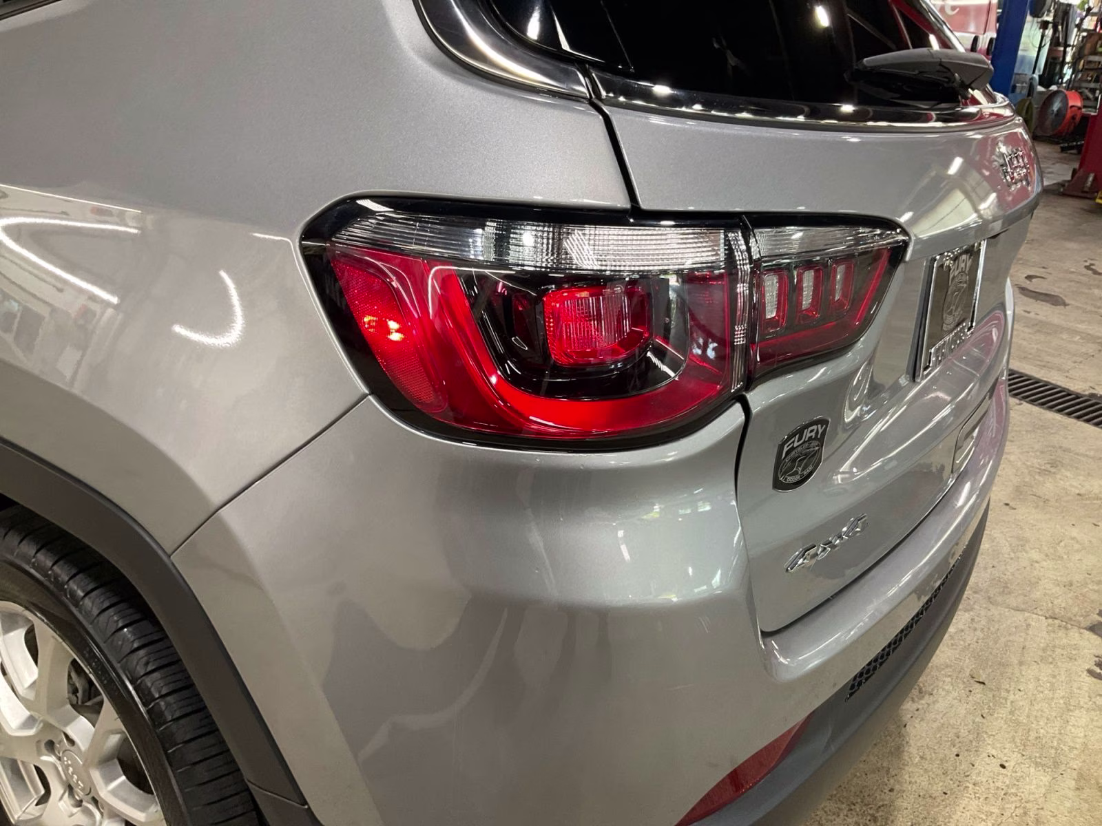 2023 Billet Silver Metallic Clearcoat Jeep Compass Latitude Lux 4X4 SUV