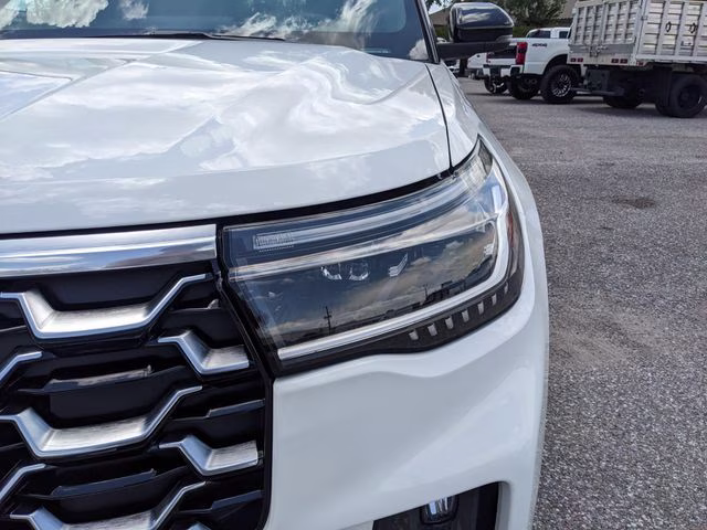 2026 Star White Metallic Tri-Coat Ford Explorer Platinum RWD SUV
