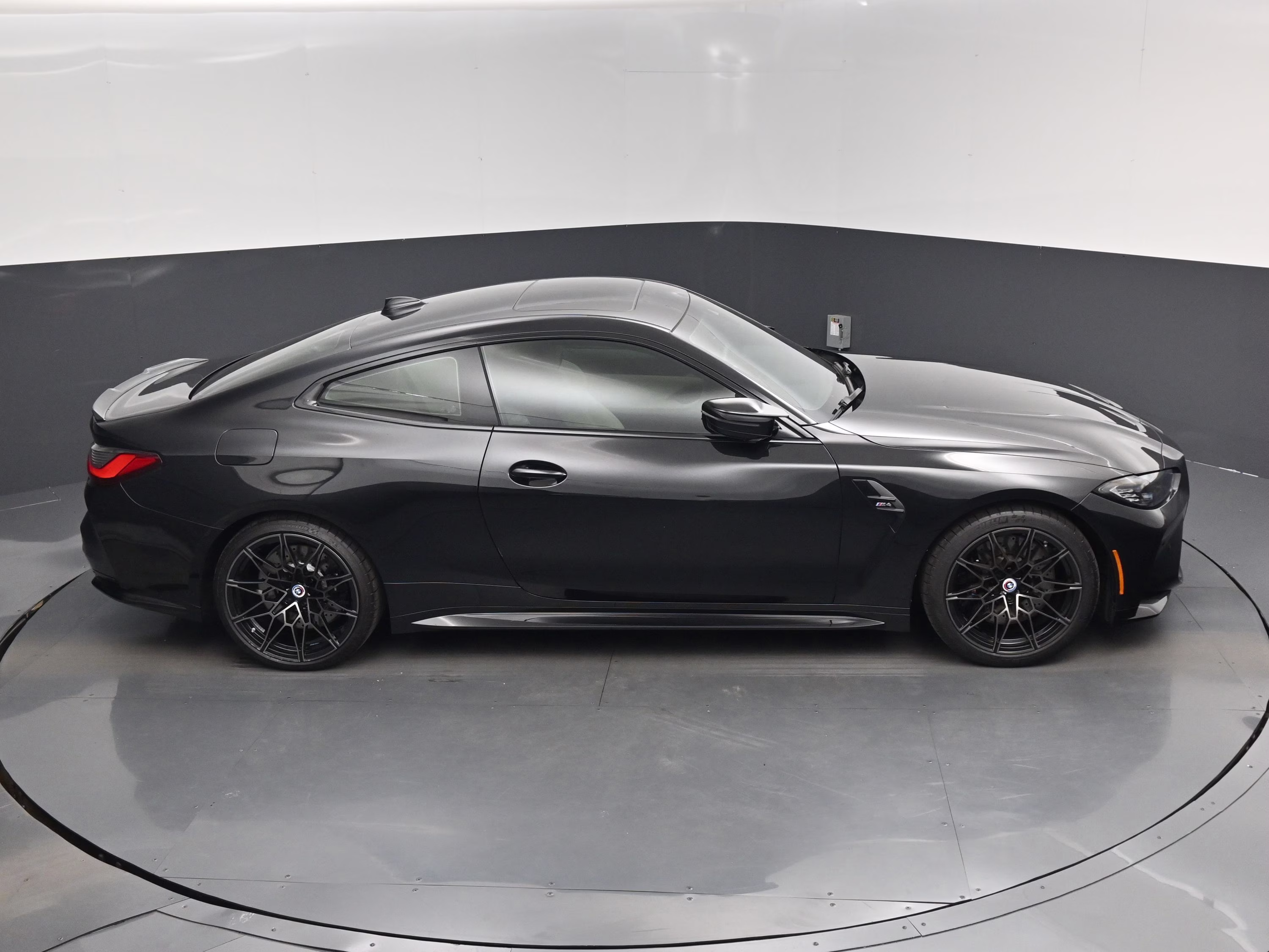2022 Black Sapphire Metallic BMW M4 Base RWD Coupe