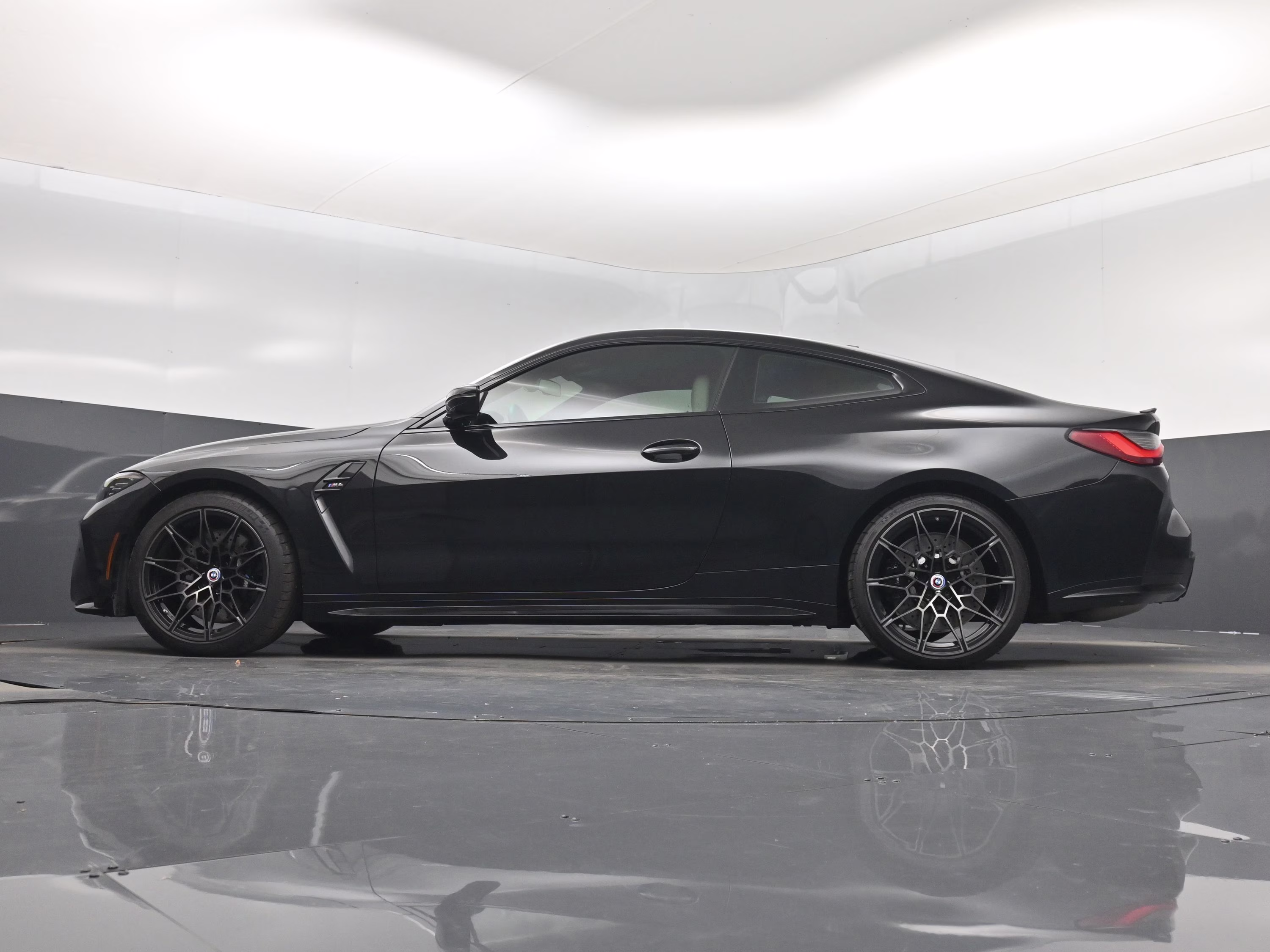 2022 Black Sapphire Metallic BMW M4 Base RWD Coupe