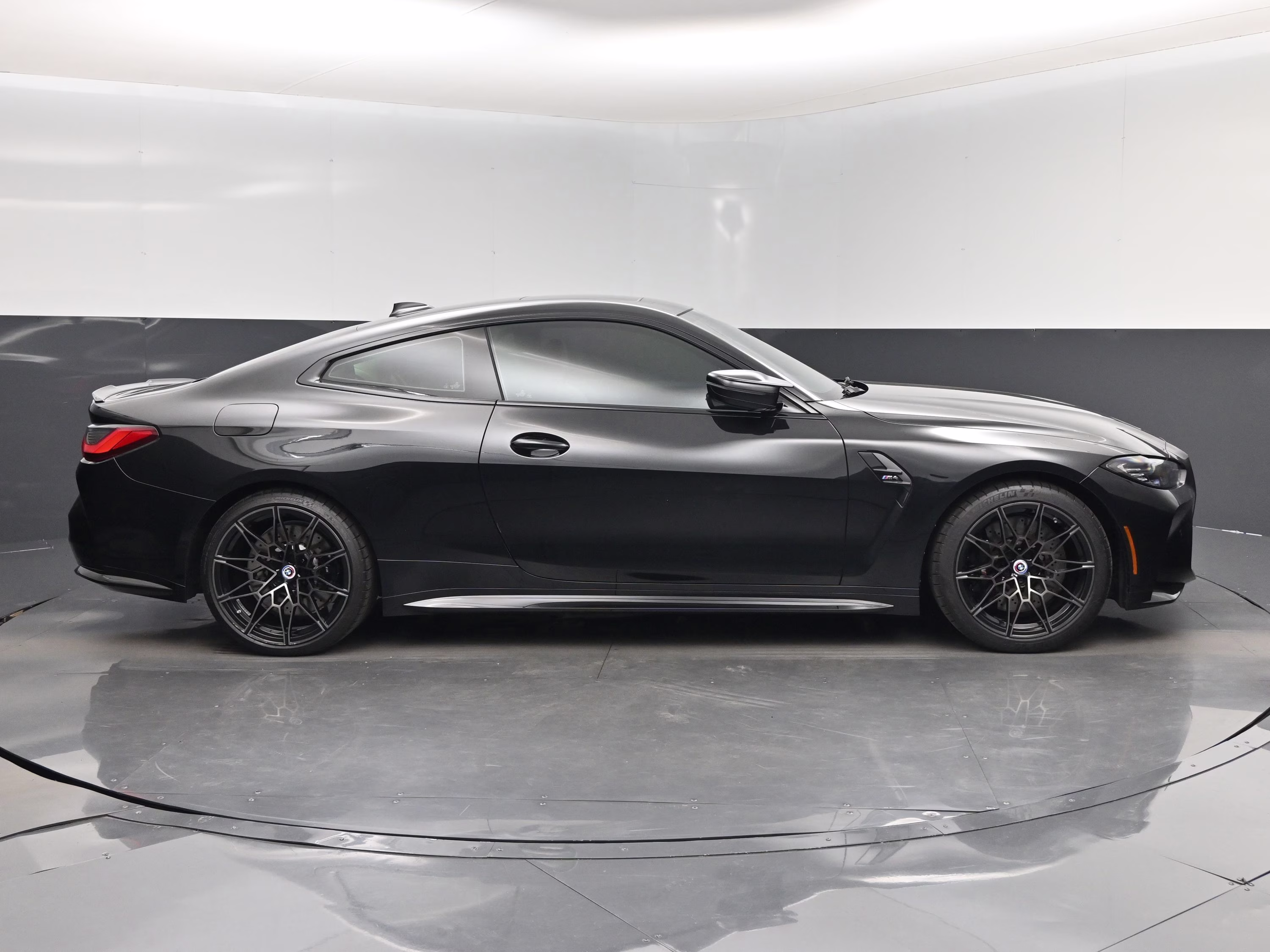 2022 Black Sapphire Metallic BMW M4 Base RWD Coupe
