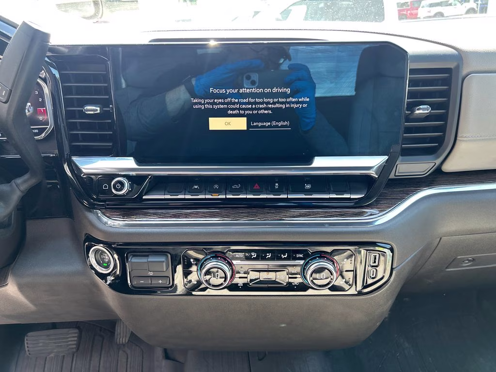 2023 Summit White GMC Sierra 1500 SLE RWD Truck