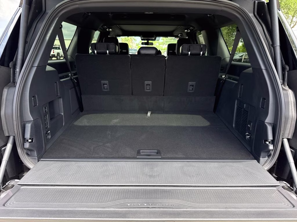 2027 Agate Black Metallic Ford Expedition Max Platinum 4X4 SUV