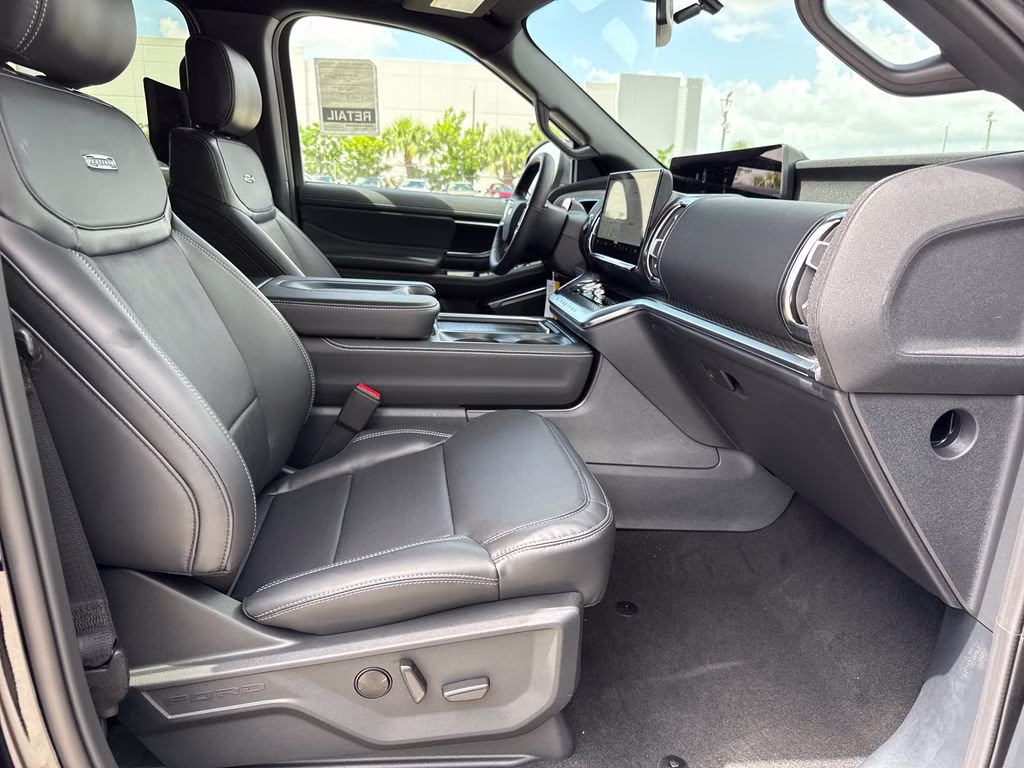 2027 Agate Black Metallic Ford Expedition Max Platinum 4X4 SUV
