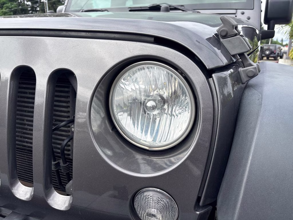 2018 Granite Crystal Metallic Clearcoat Jeep Wrangler JK Unlimited Sport 4X4 SUV