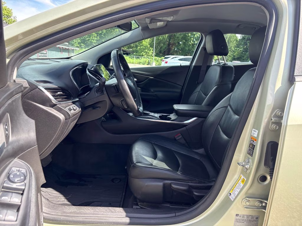 2017 Citron Green Metallic Chevrolet Volt Premier FWD Hatchback