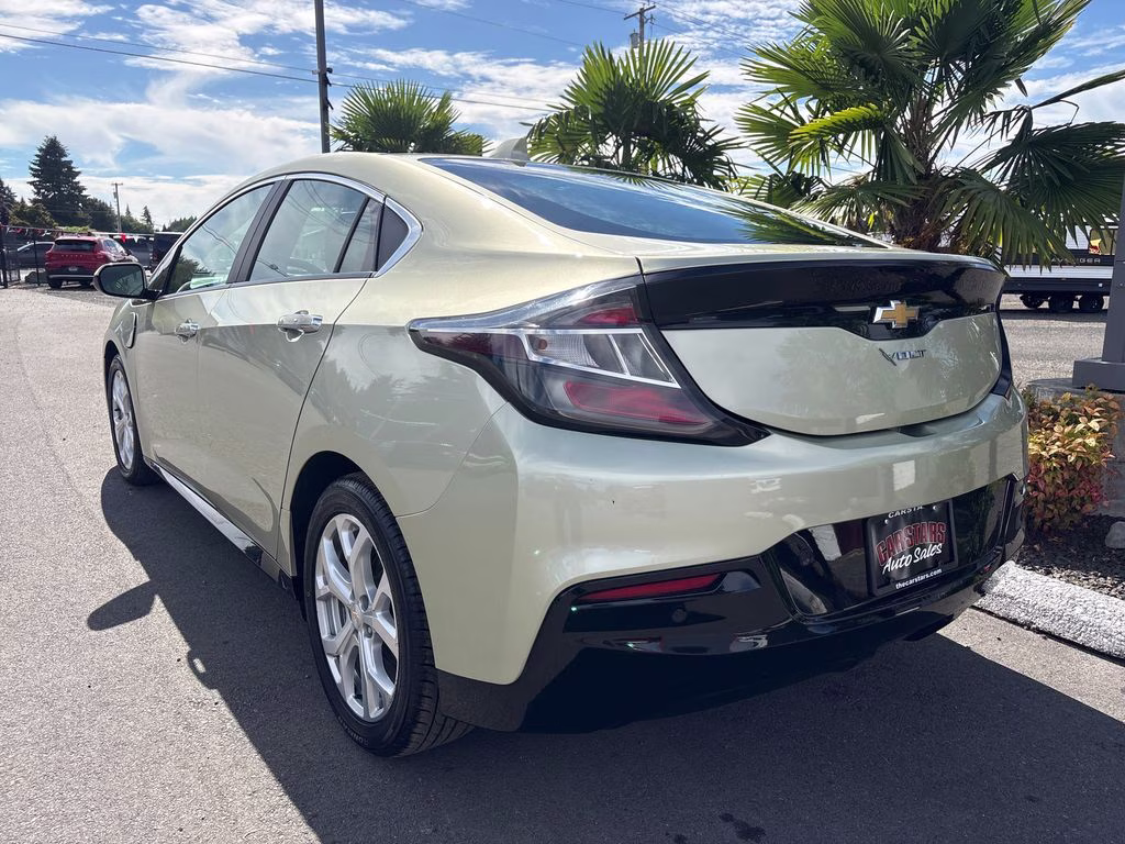 2017 Citron Green Metallic Chevrolet Volt Premier FWD Hatchback