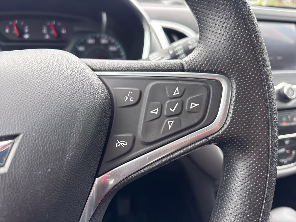 2022 Summit White Chevrolet Equinox LS AWD SUV