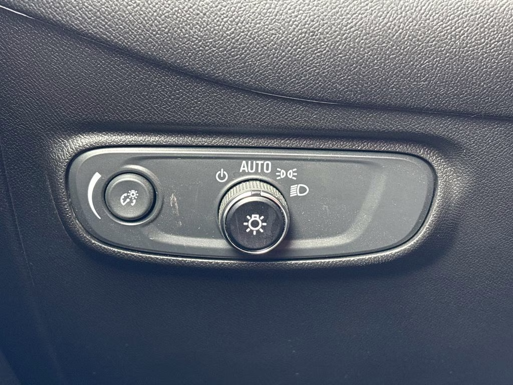 2022 Summit White Chevrolet Equinox LS AWD SUV
