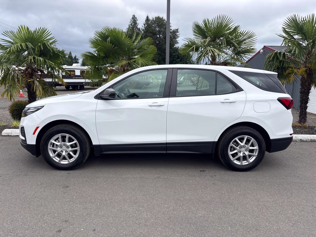2022 Summit White Chevrolet Equinox LS AWD SUV