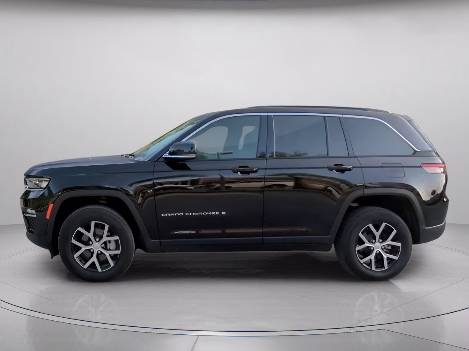 2025 Diamond Black Crystal Pearlcoat Jeep Grand Cherokee Limited 4X4 SUV