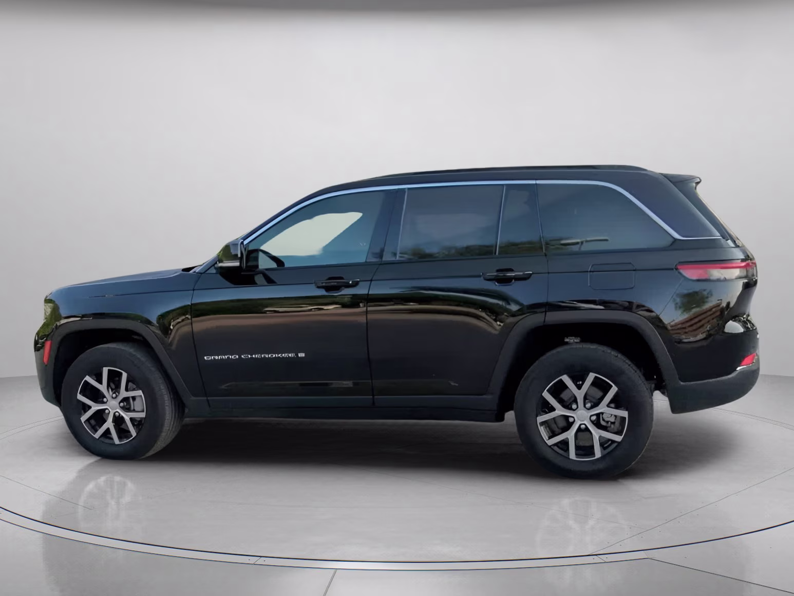 2025 Diamond Black Crystal Pearlcoat Jeep Grand Cherokee Limited 4X4 SUV