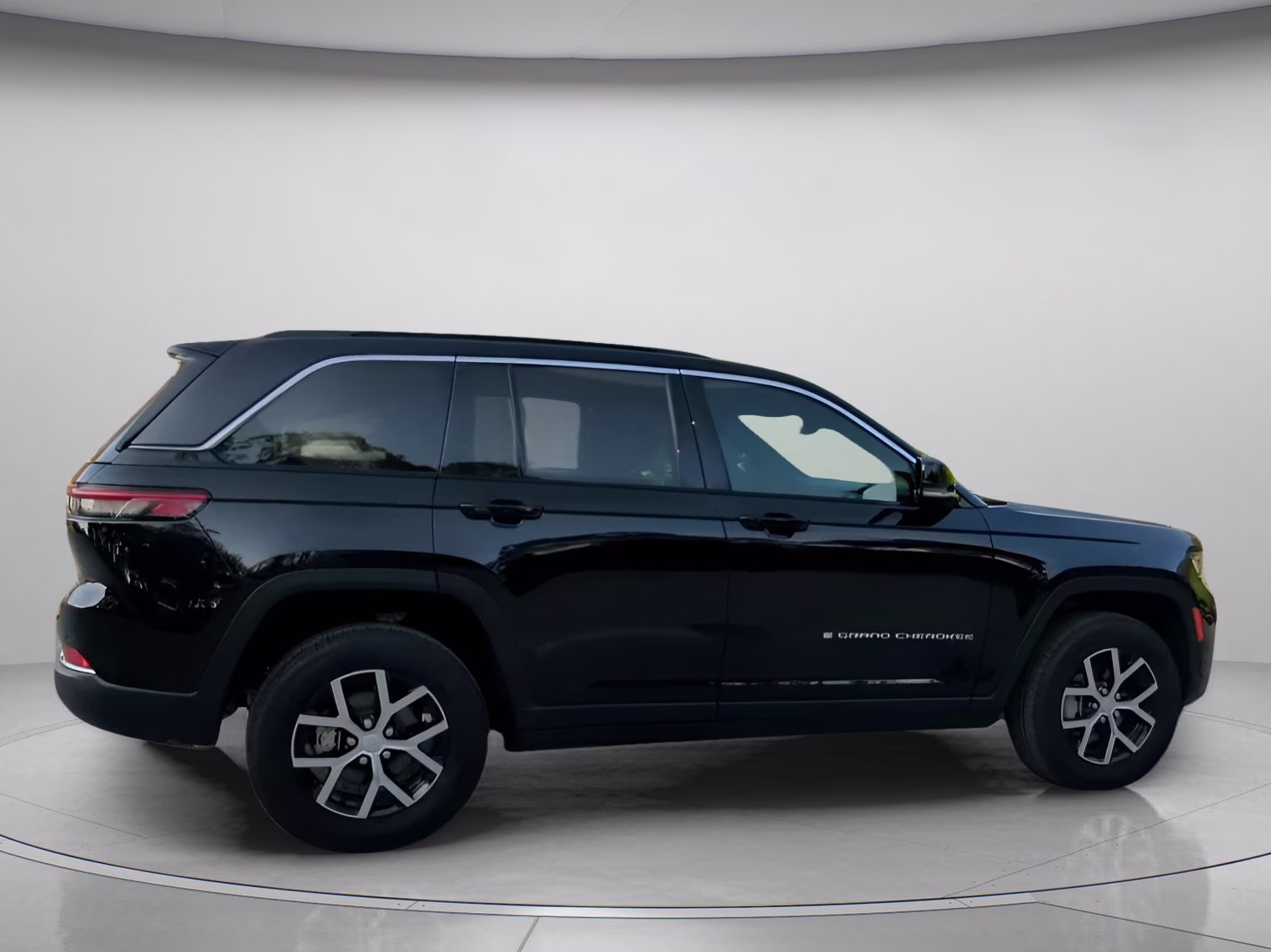 2025 Diamond Black Crystal Pearlcoat Jeep Grand Cherokee Limited 4X4 SUV