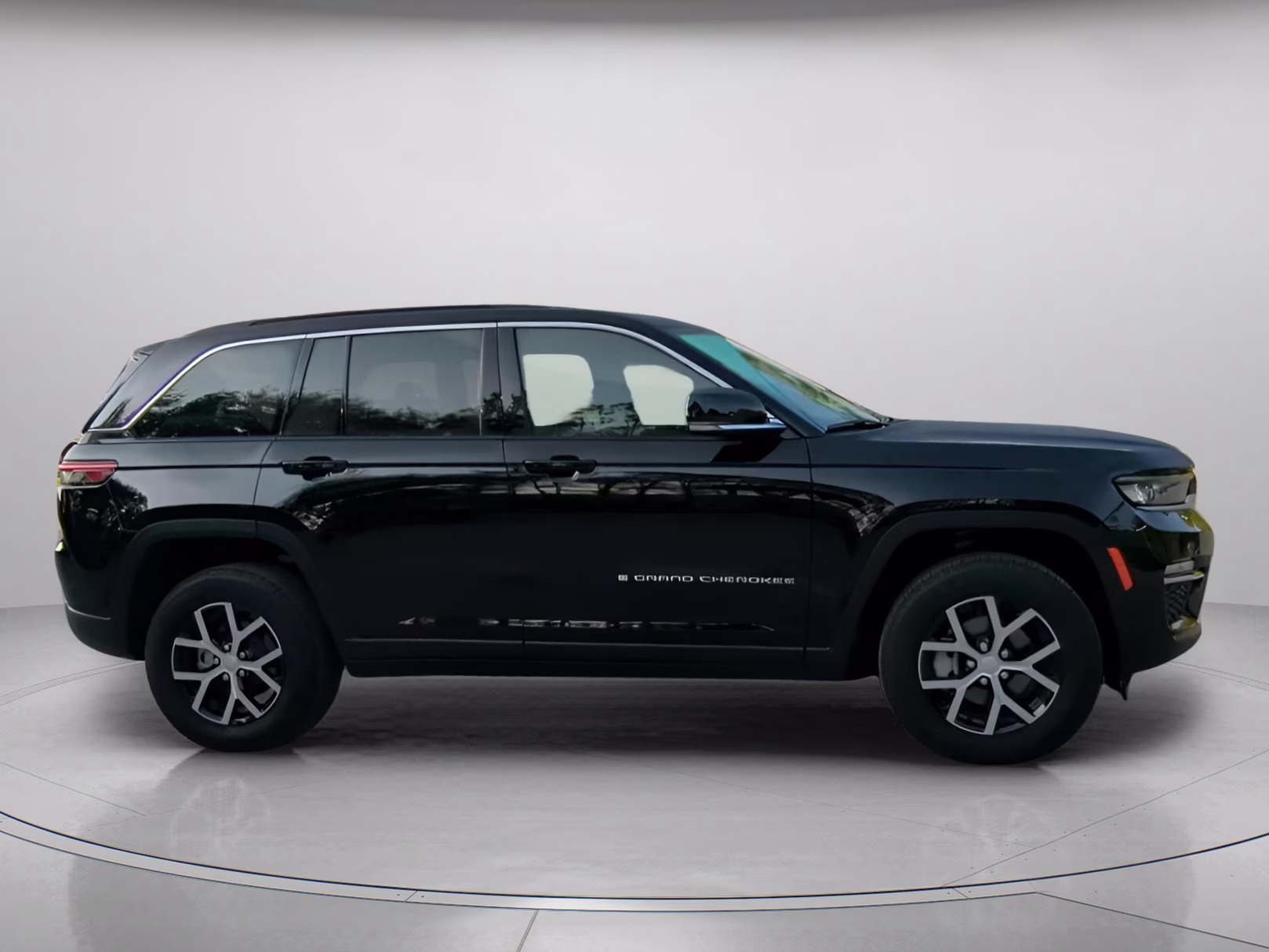 2025 Diamond Black Crystal Pearlcoat Jeep Grand Cherokee Limited 4X4 SUV