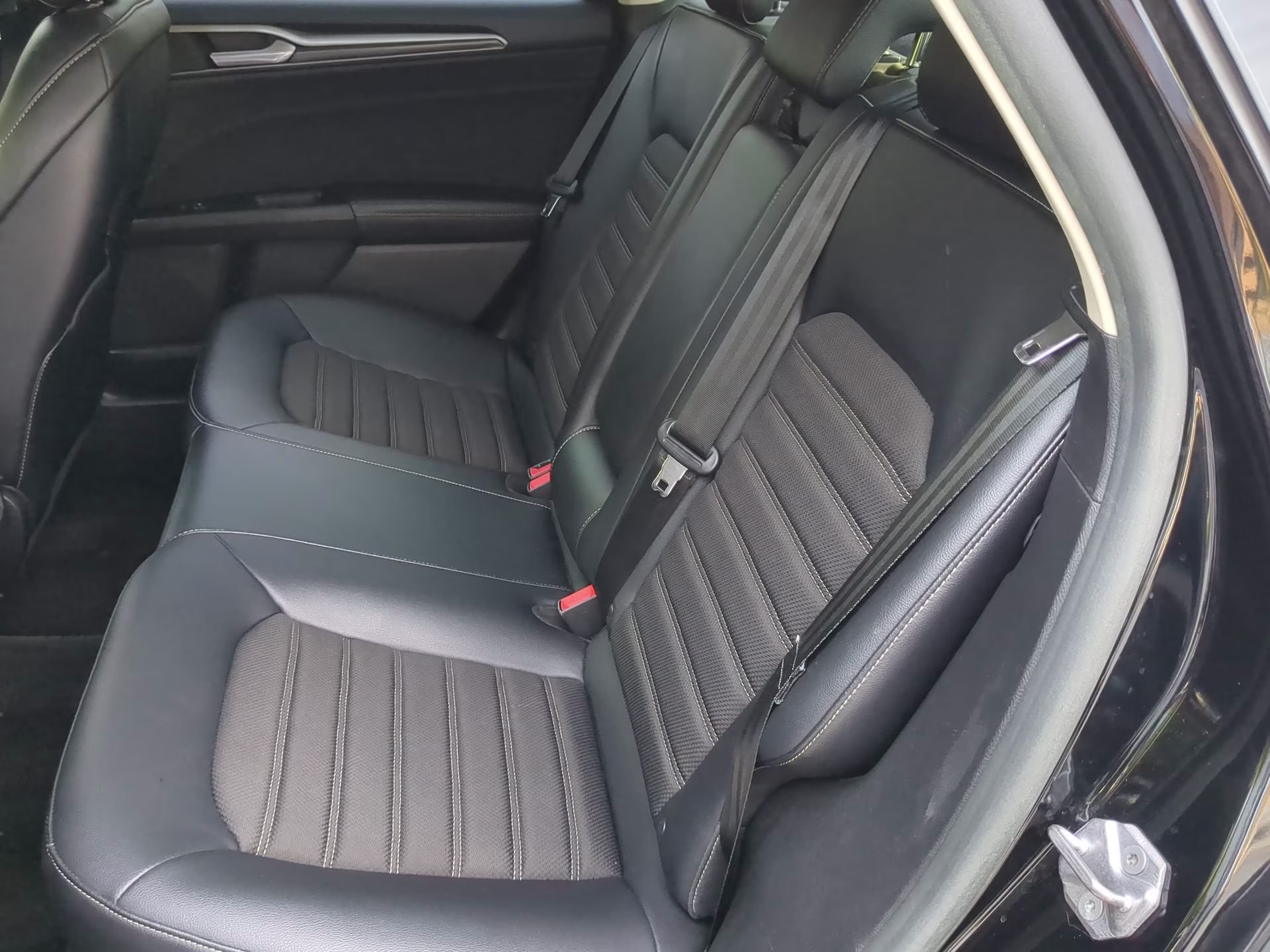 2017 Shadow Black Ford Fusion SE FWD Sedan