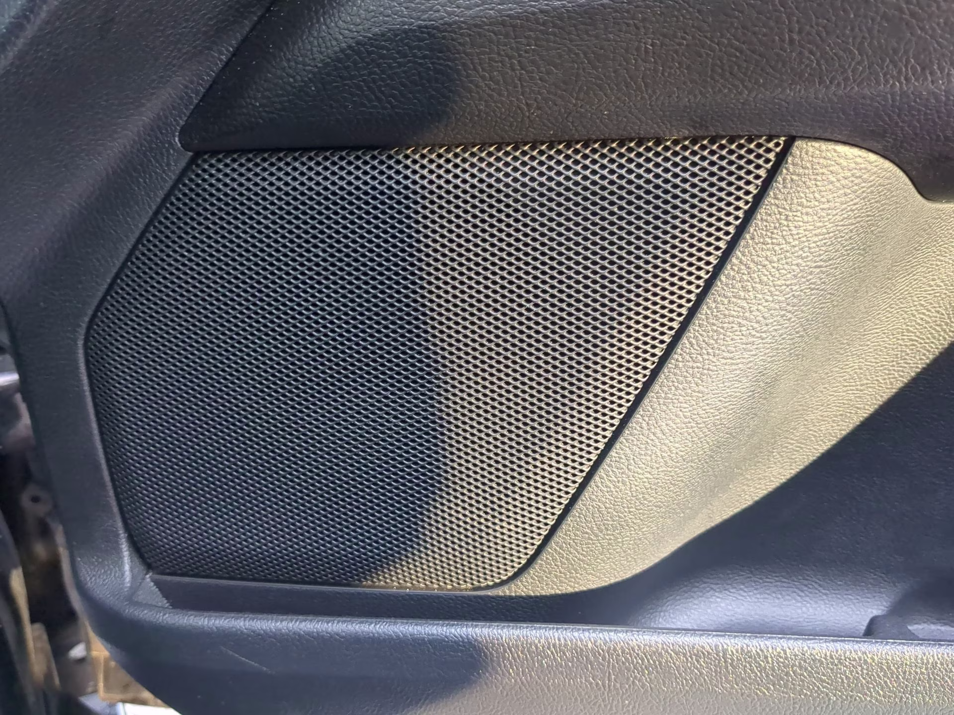 2017 Shadow Black Ford Fusion SE FWD Sedan