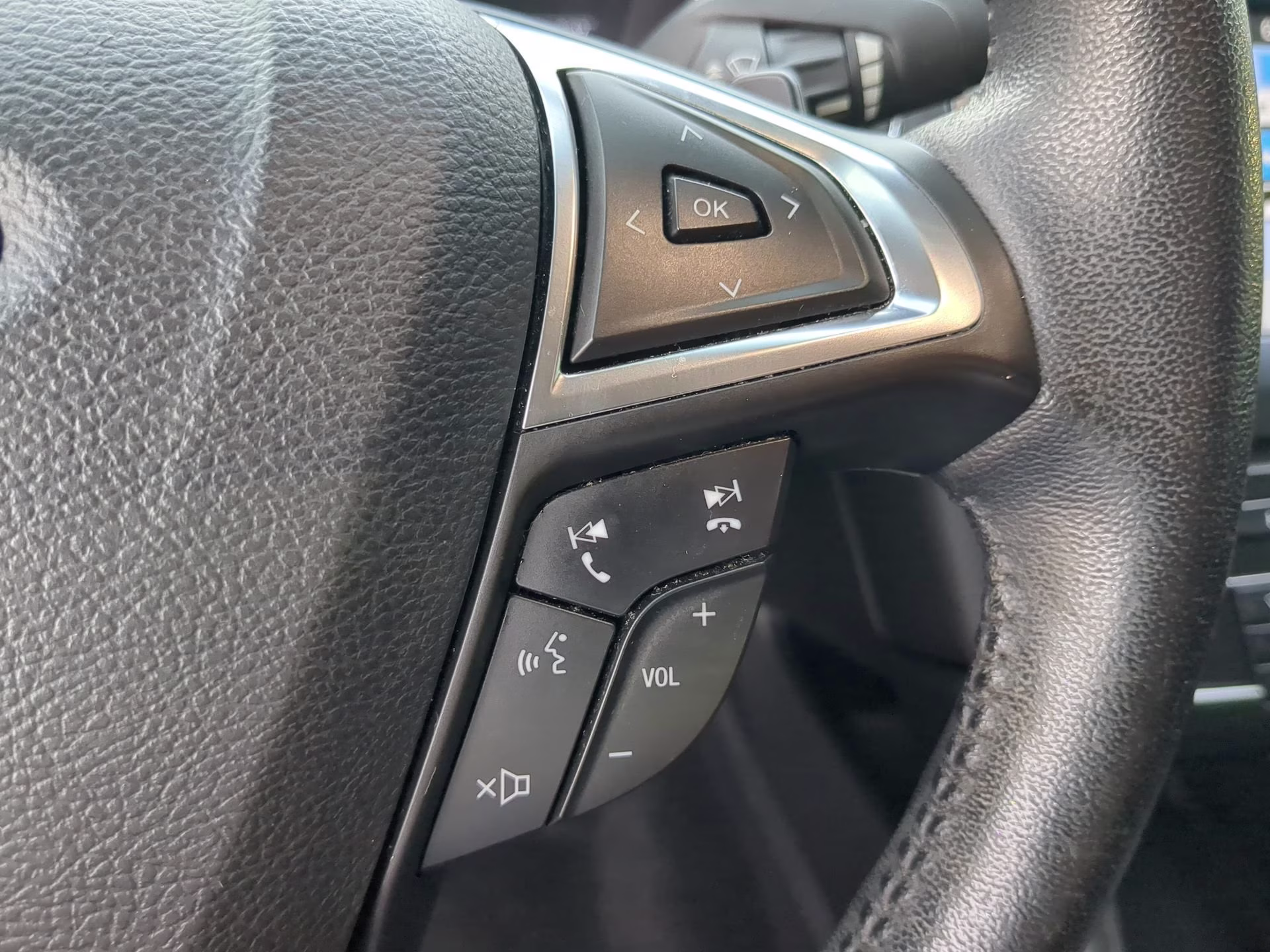2017 Shadow Black Ford Fusion SE FWD Sedan