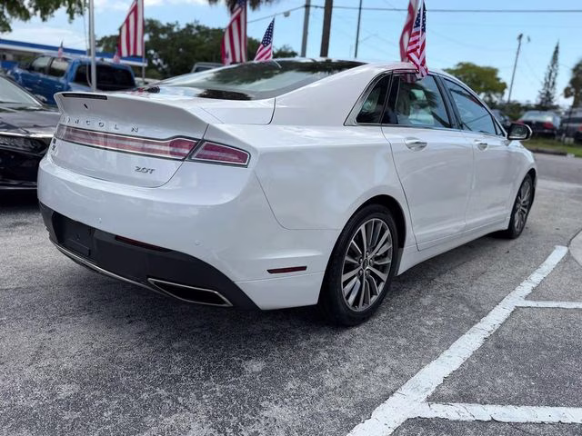 2019 White Platinum Clearcoat Metallic Lincoln MKZ Standard FWD Sedan