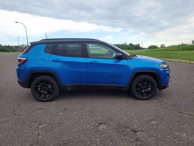 2024 Hydro Blue Pearlcoat Jeep Compass Latitude 4X4 SUV