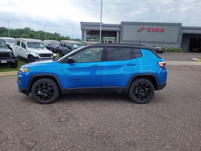 2024 Hydro Blue Pearlcoat Jeep Compass Latitude 4X4 SUV