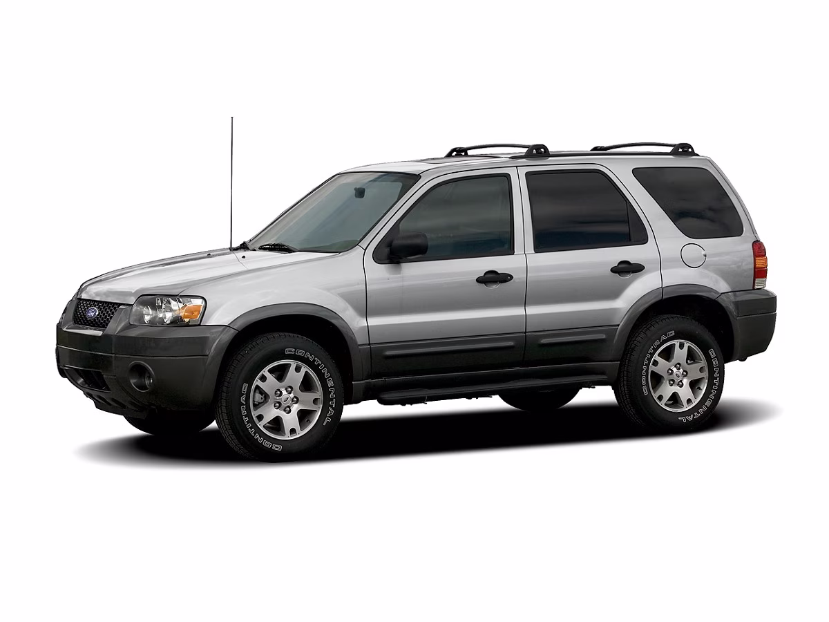 2005 Ford Escape XLS 4X4 SUV