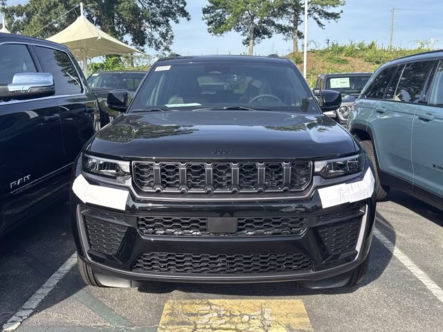 2026 Diamond Black Crystal Pearlcoat Jeep Grand Cherokee L Laredo Altitude RWD SUV