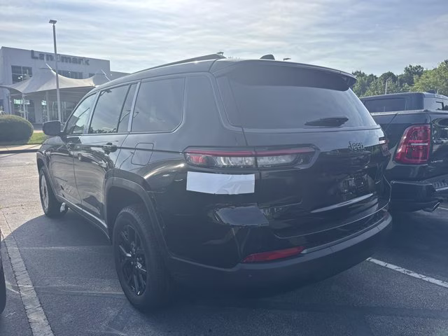 2026 Diamond Black Crystal Pearlcoat Jeep Grand Cherokee L Laredo Altitude RWD SUV