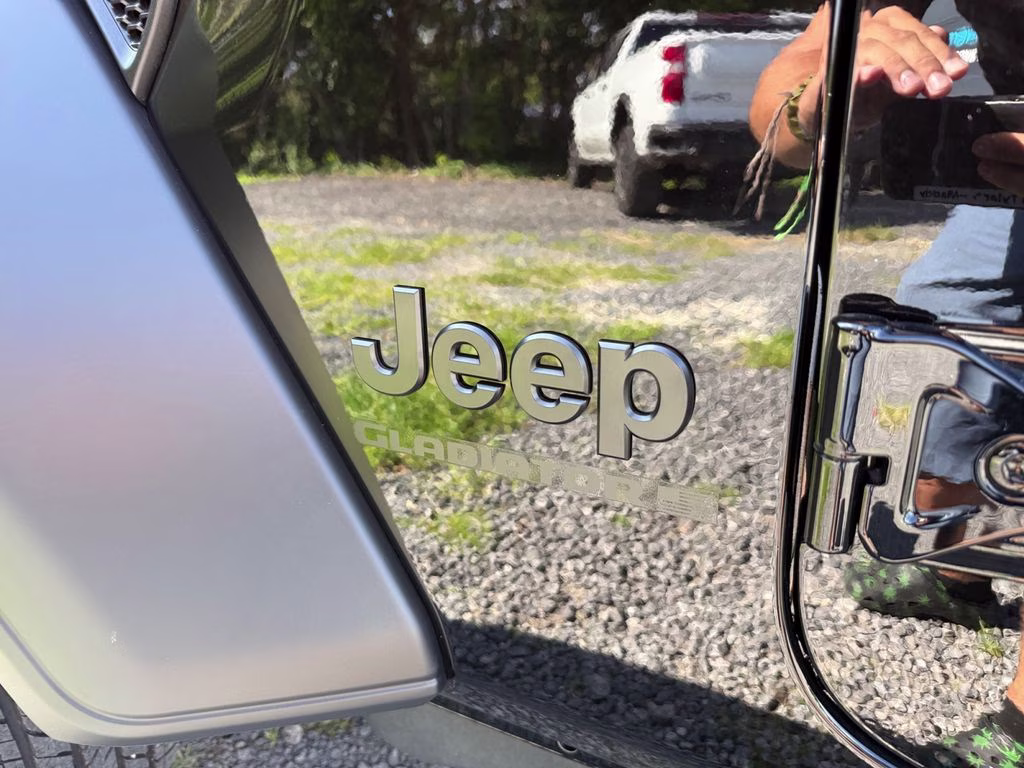 2026 Black Clearcoat Jeep Gladiator Sport 4X4 Truck