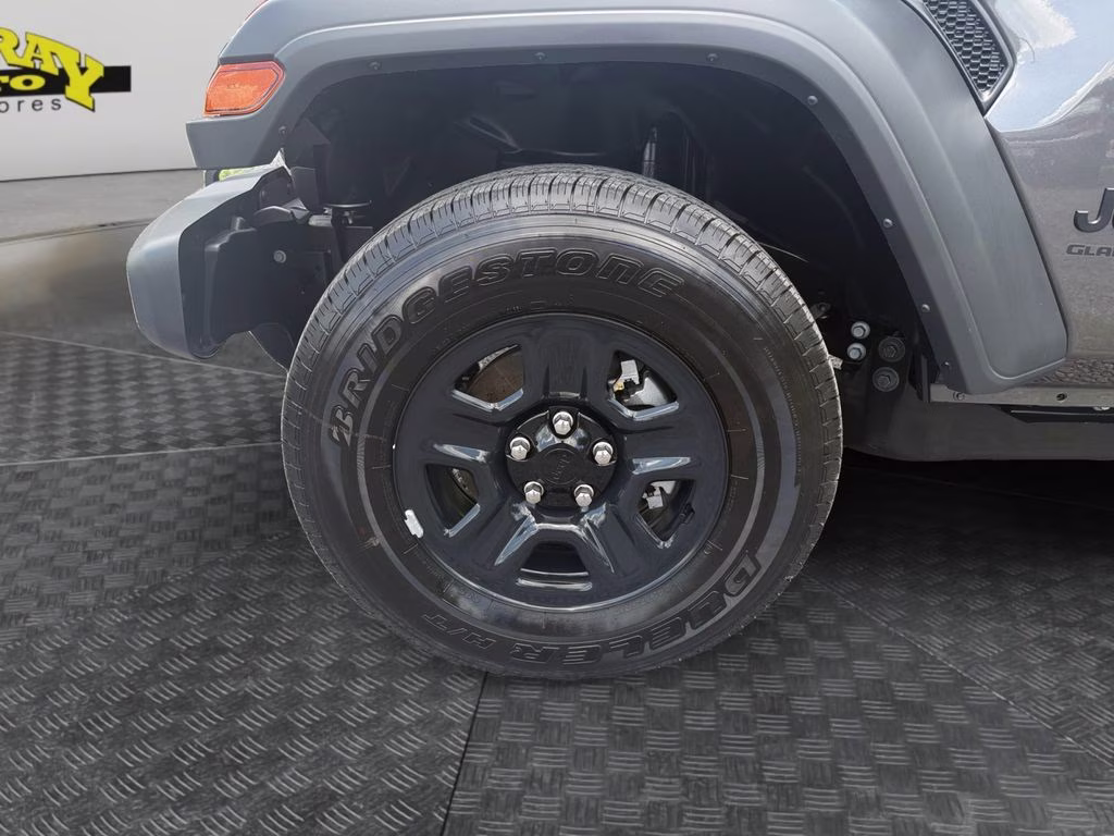 2026 Granite Crystal Metallic Clearcoat Jeep Gladiator Sport 4X4 Truck