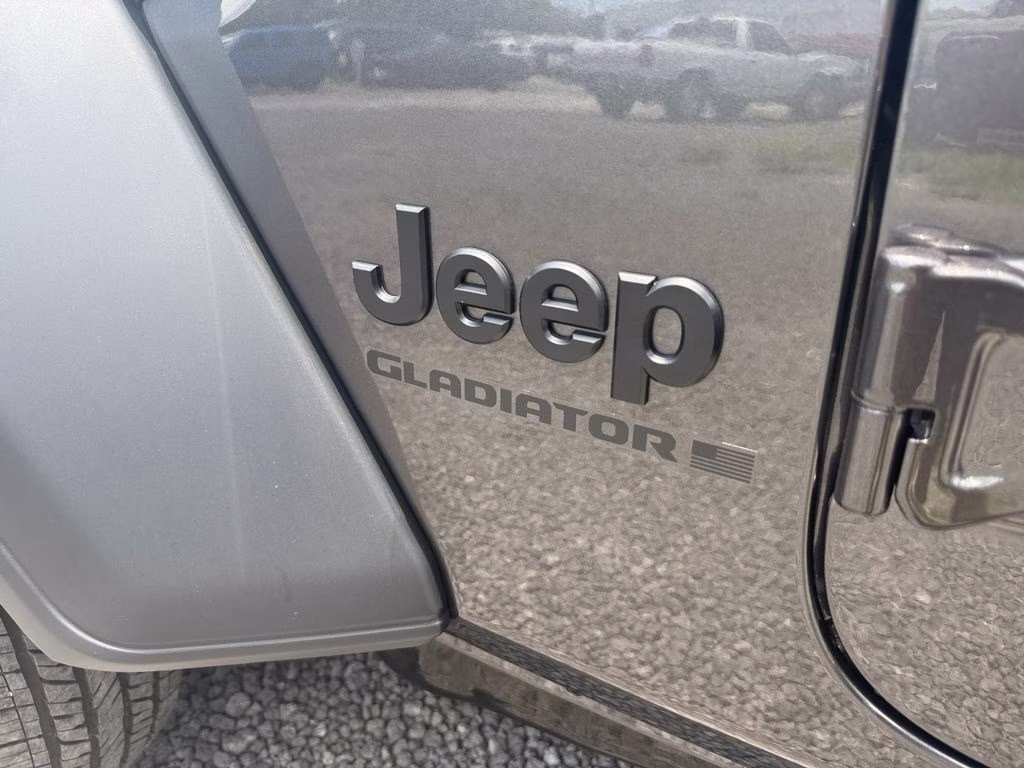 2026 Granite Crystal Metallic Clearcoat Jeep Gladiator Sport 4X4 Truck