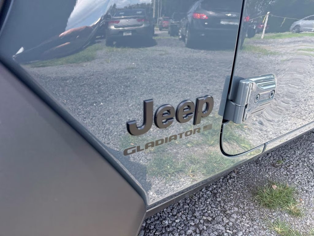 2026 Anvil Clearcoat Jeep Gladiator Sport 4X4 Truck