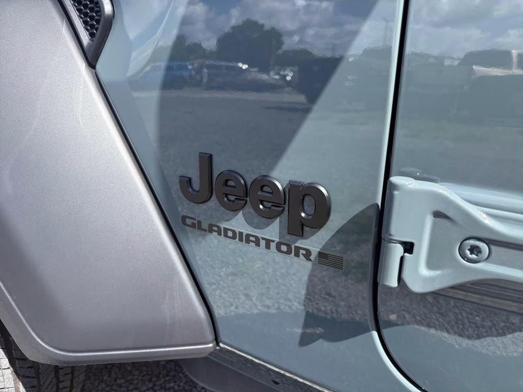 2026 Anvil Clearcoat Jeep Gladiator Sport 4X4 Truck