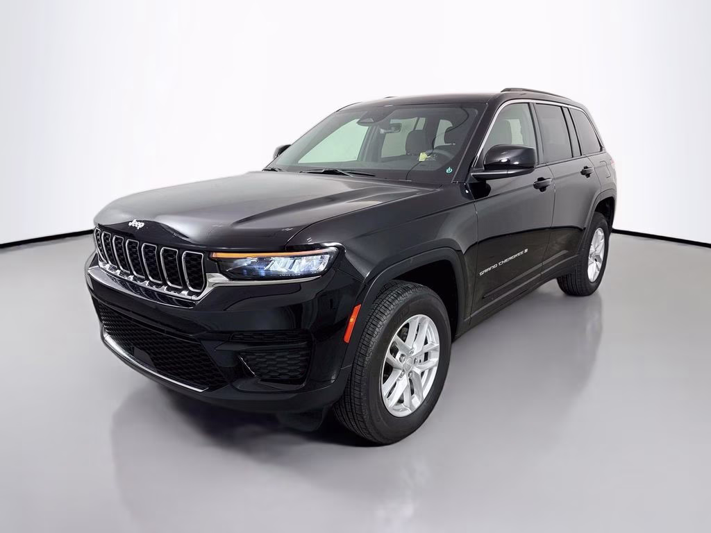 2025 Diamond Black Crystal Pearlcoat Jeep Grand Cherokee Laredo X 4X4 SUV