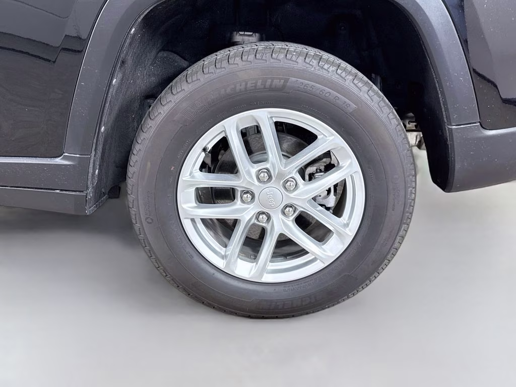 2025 Diamond Black Crystal Pearlcoat Jeep Grand Cherokee Laredo X 4X4 SUV