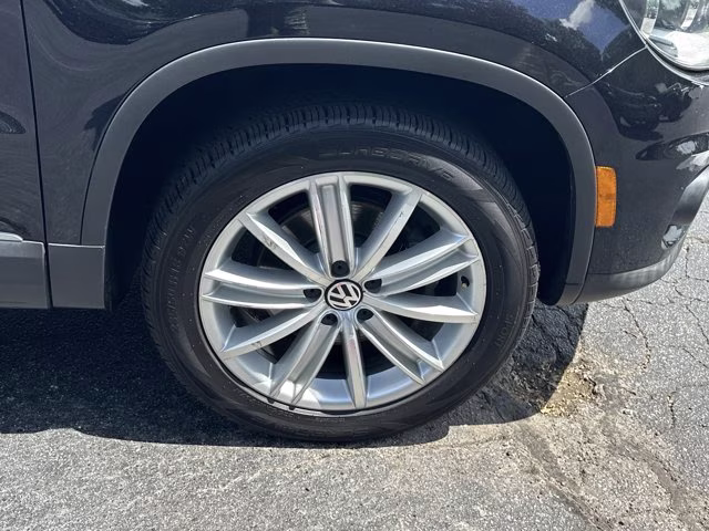 2012 Deep Black Volkswagen Tiguan S FWD SUV