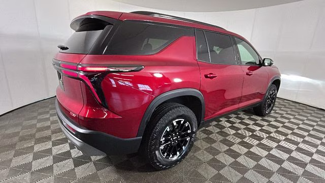 2025 Radiant Red Tintcoat Chevrolet Traverse Z71 AWD SUV