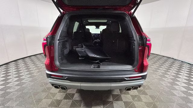 2025 Radiant Red Tintcoat Chevrolet Traverse Z71 AWD SUV