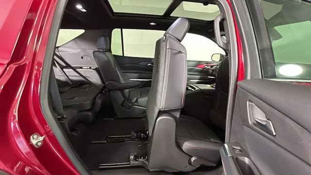 2025 Radiant Red Tintcoat Chevrolet Traverse Z71 AWD SUV