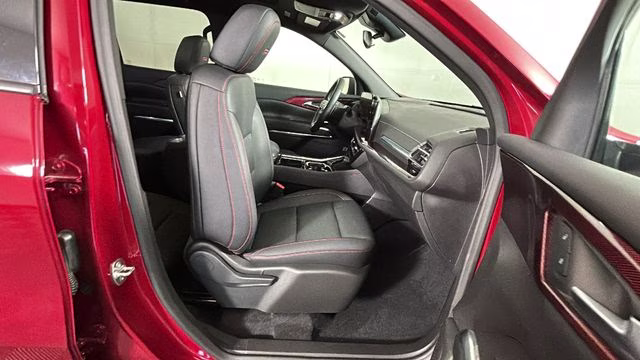 2025 Radiant Red Tintcoat Chevrolet Traverse Z71 AWD SUV