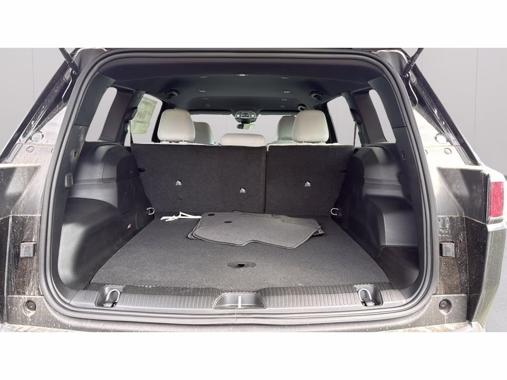 2026 Diamond Black Crystal Pearlcoat Jeep Cherokee Laredo 4X4 SUV