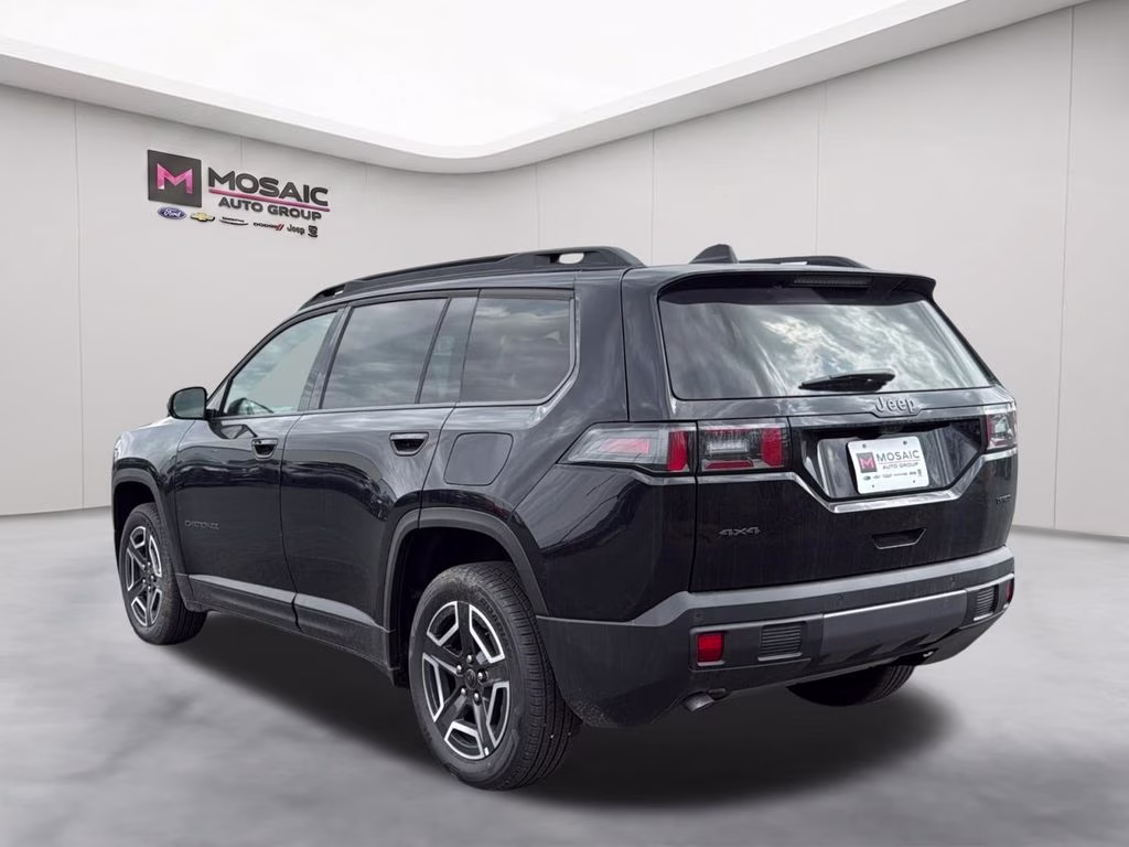 2026 Diamond Black Crystal Pearlcoat Jeep Cherokee Laredo 4X4 SUV
