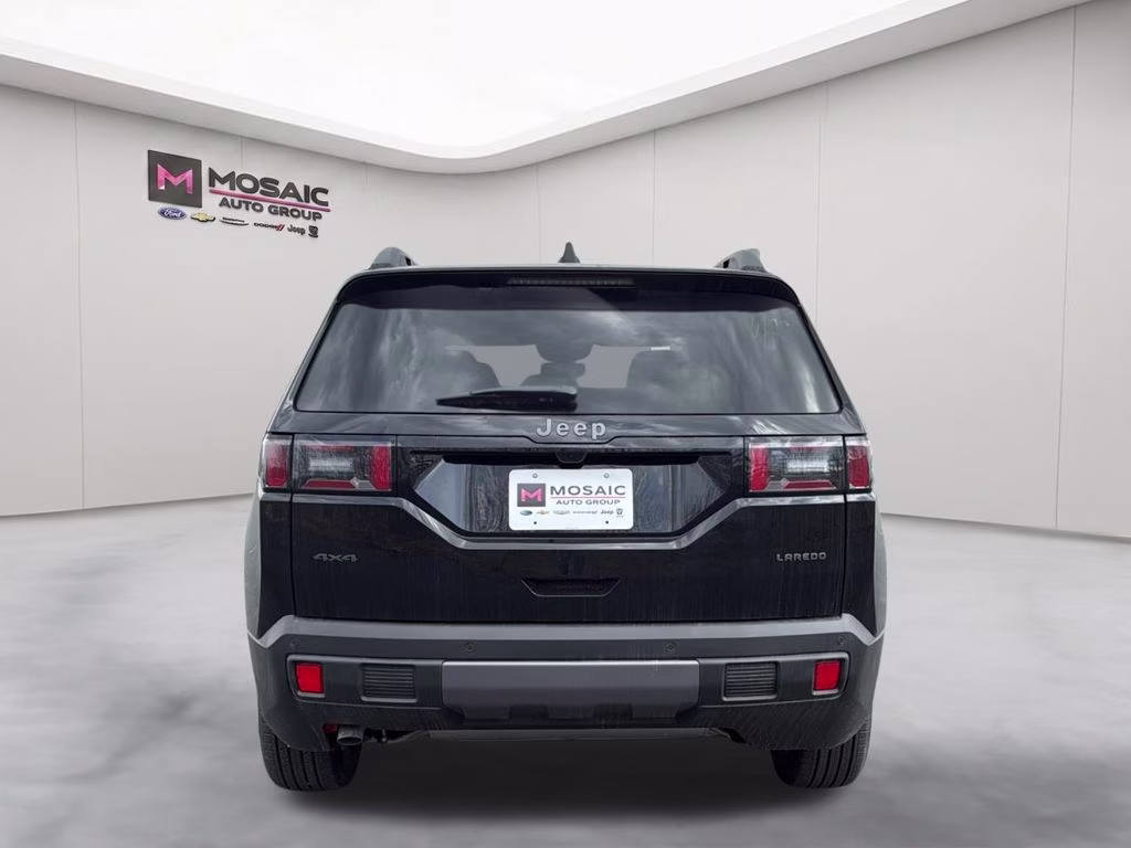 2026 Diamond Black Crystal Pearlcoat Jeep Cherokee Laredo 4X4 SUV