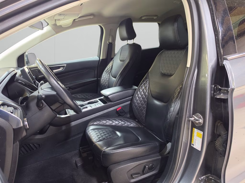 2024 Gray Metallic Ford Edge Titanium AWD SUV